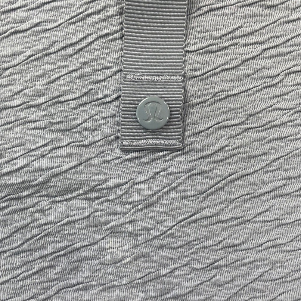 Lululemon Vinyasa Scarf Blue Grey Crinkle Texture Snaps Wrap Shawl Accessory EUC